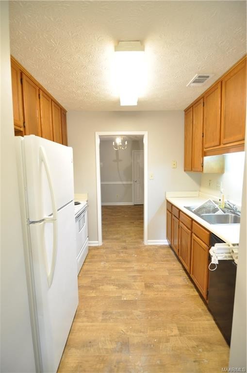 Building Photo - 169 E 6th St