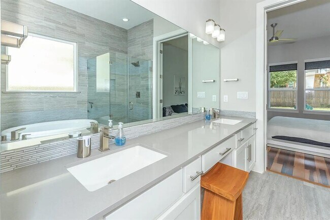 Building Photo - 5121 Rain Lily Dr