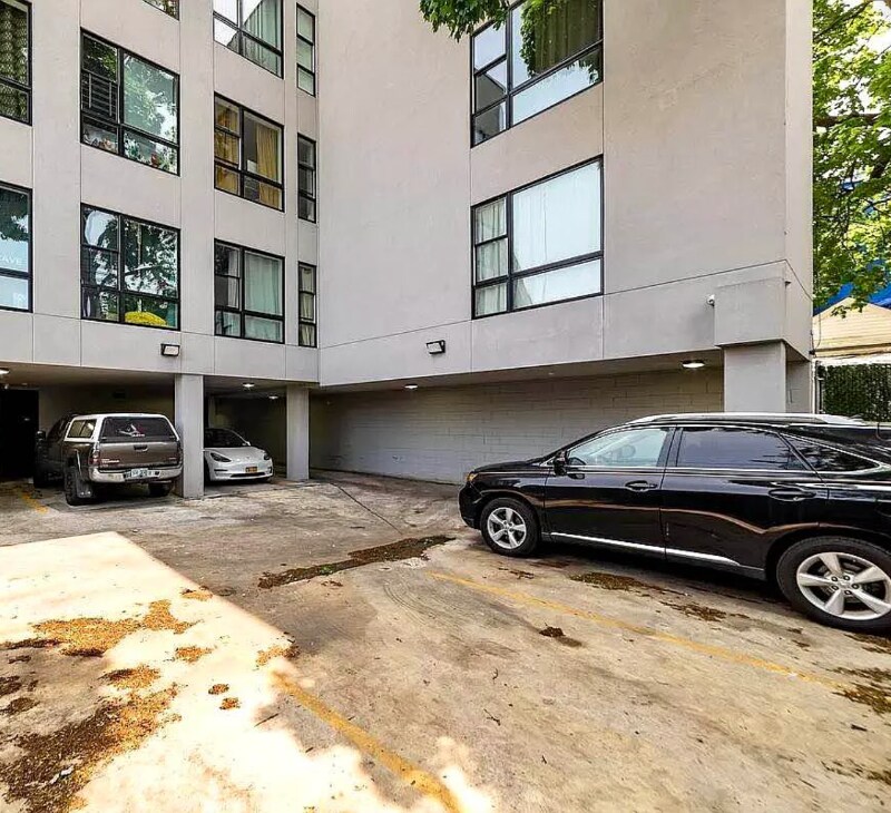 Building Photo - 282-E32 E 32nd St