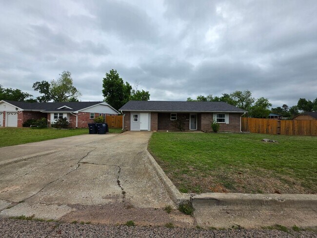 Building Photo - Cute 4 bedroom home in Shawnee