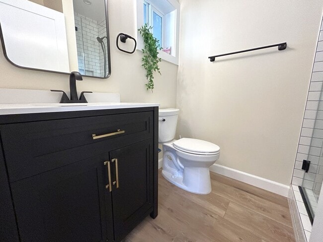 Building Photo - 247 W Woodland Oaks Dr