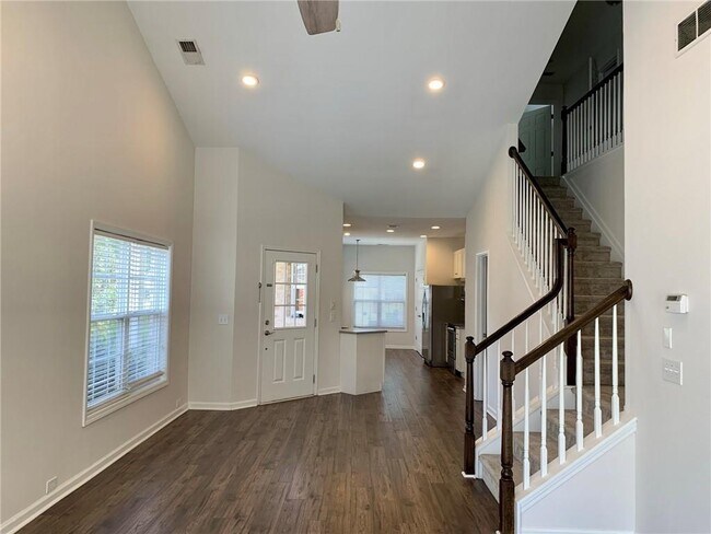 Building Photo - 1733 Oak Brook Ln NW