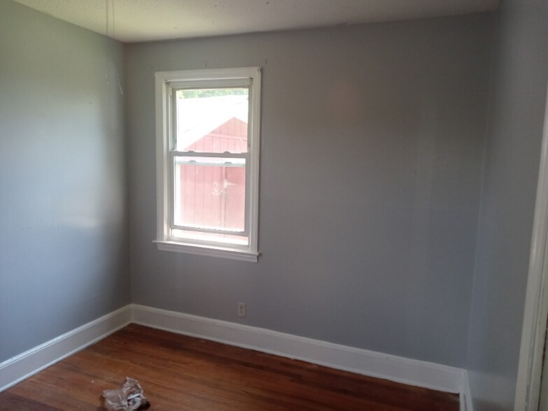 Building Photo - 3602 Rose Dr
