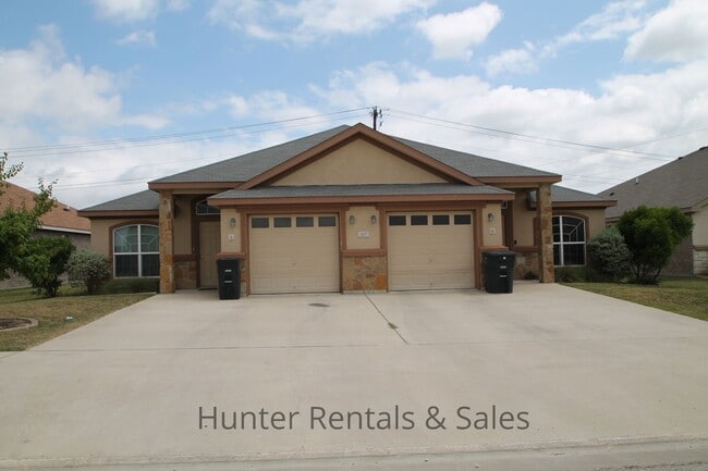 Building Photo - Airport and Texas A&M Central Texas Nearby!