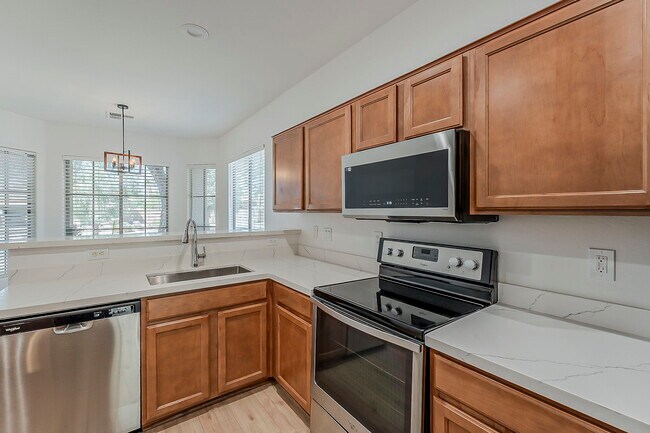 Building Photo - 3877 S Coach House Dr