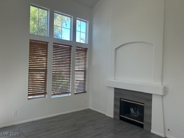 Building Photo - 1200 Valerio Ln