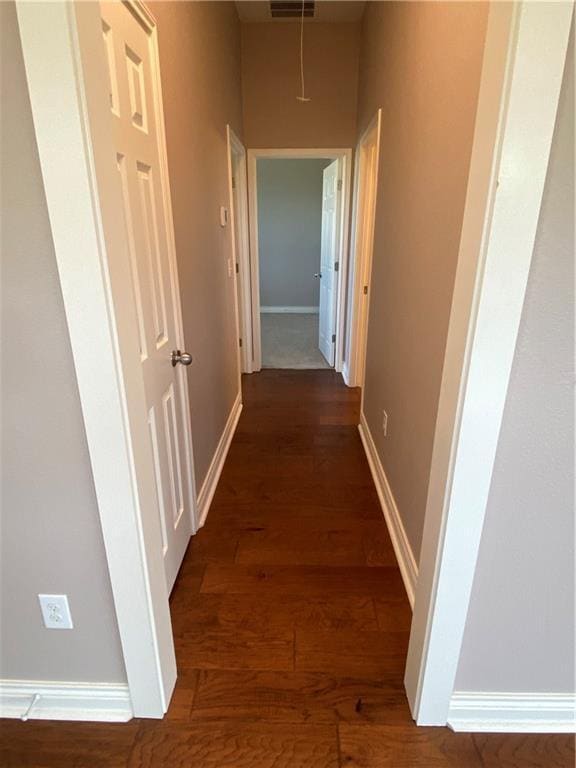 Building Photo - 606 W 1st St