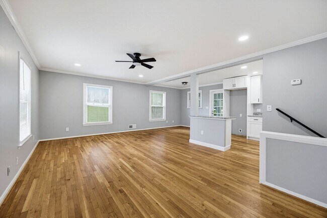 Building Photo - Fantastic Renovation in Smyrna!
