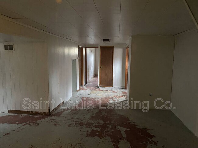 Building Photo - 50 St Edward Ln