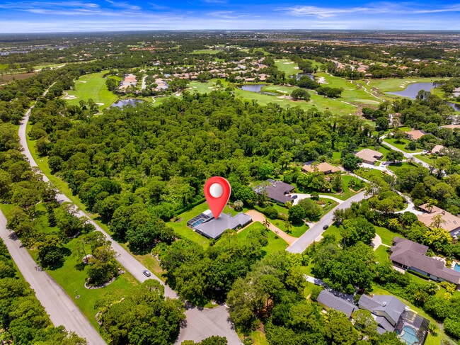 Building Photo - 7903 Plantation Lakes Dr