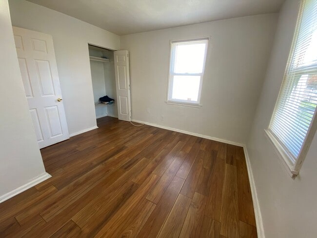 Building Photo - Quaint 2 Bedroom 1 Bathroom single family ...