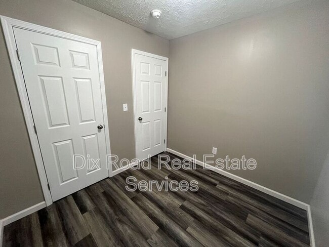 Building Photo - 4459 Catalina Ave