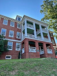 Building Photo - 303 N New St