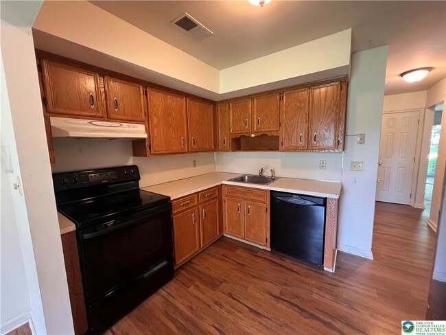 Building Photo - 5637 Grace Ave