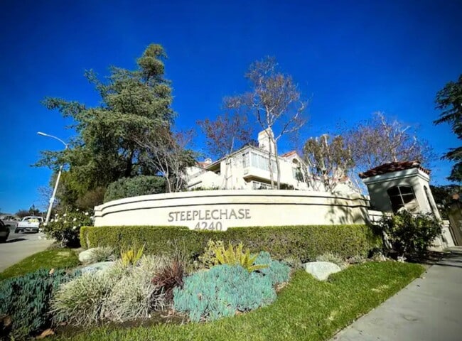 Building Photo - Furnished 2 bed 2 bath Calabasas condo!