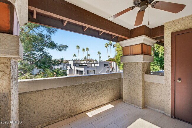 Building Photo - 7557 N Dreamy Draw Dr