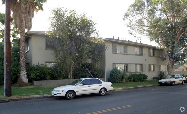 Building Photo - Vanowen Terrace