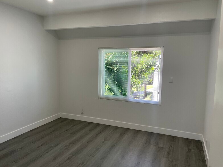 Building Photo - 79 Wildwood
