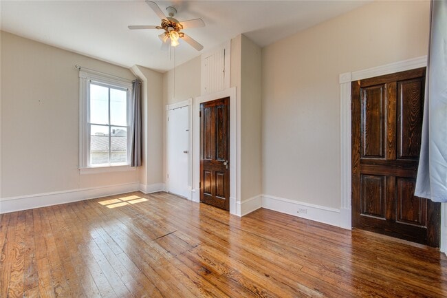 Building Photo - 1619 Ursuline St