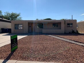 Building Photo - Splendid 4 Bedroom, 1.5 Bath Home Near Kirtland AFB! Available Now!