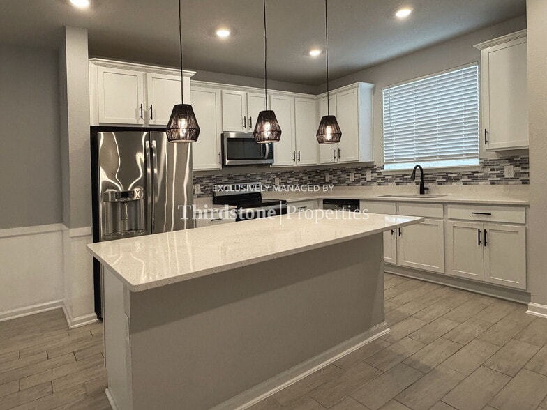 Primary Photo - 1090 Farwell St