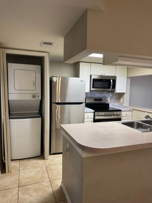 Building Photo - 657 Orchid Dr