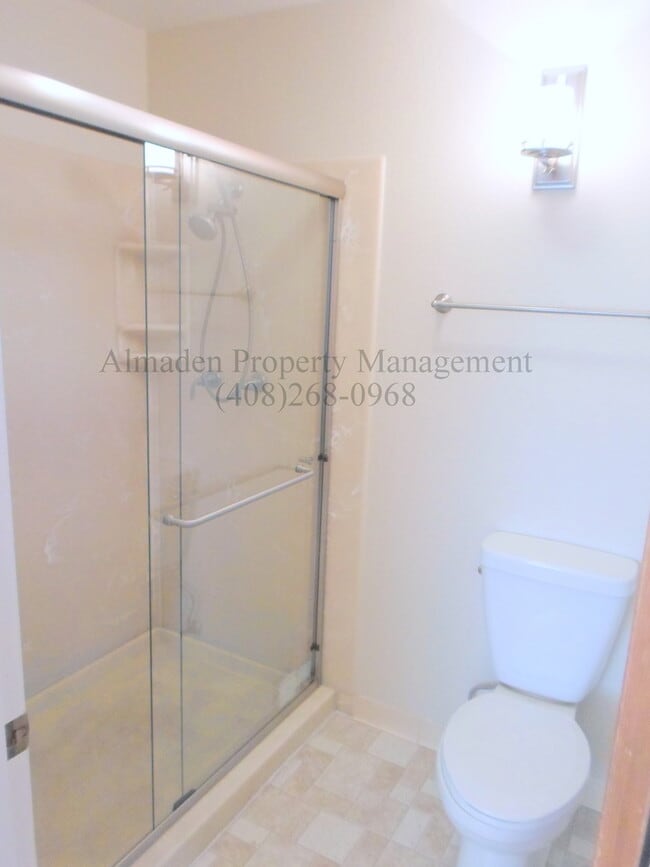 Building Photo - Remodeled Almaden Townhome in Great Location! Award Winning Schools! Central A/C!!