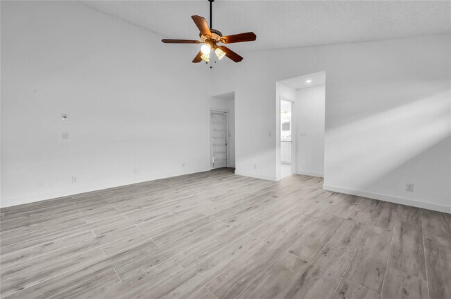 Building Photo - 7619 Silver Woods Ct