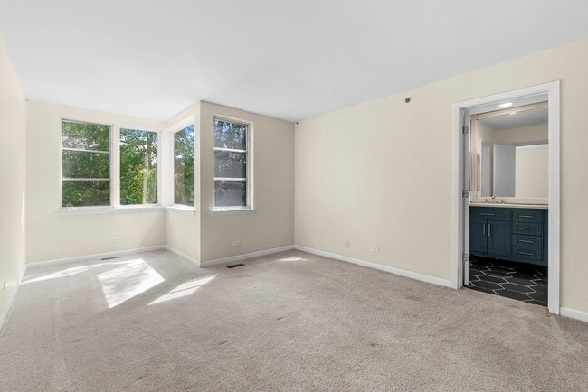 Building Photo - 1716 E 54th St