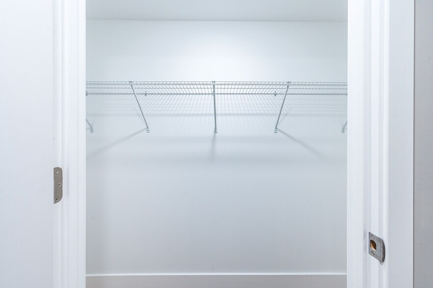 closet - 1331 N 17th St