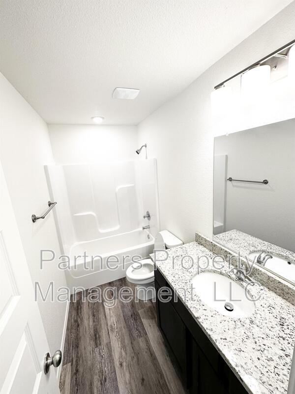 Building Photo - 875 S Amarillo Ave