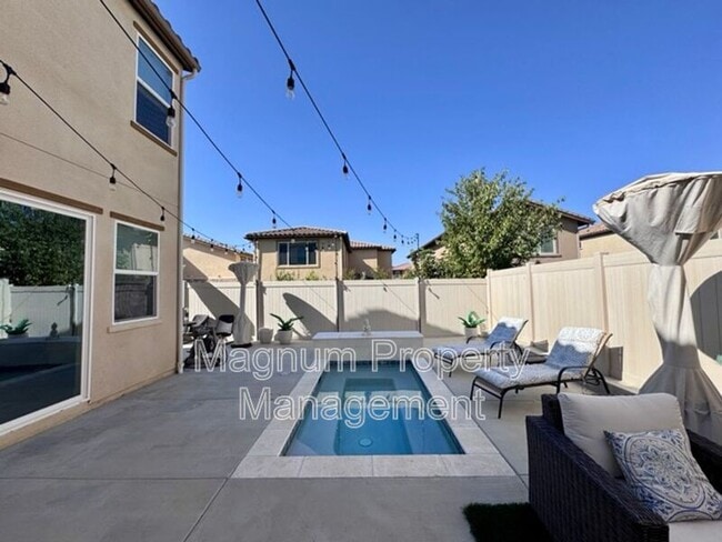 Building Photo - 38572 Rosegate Pl