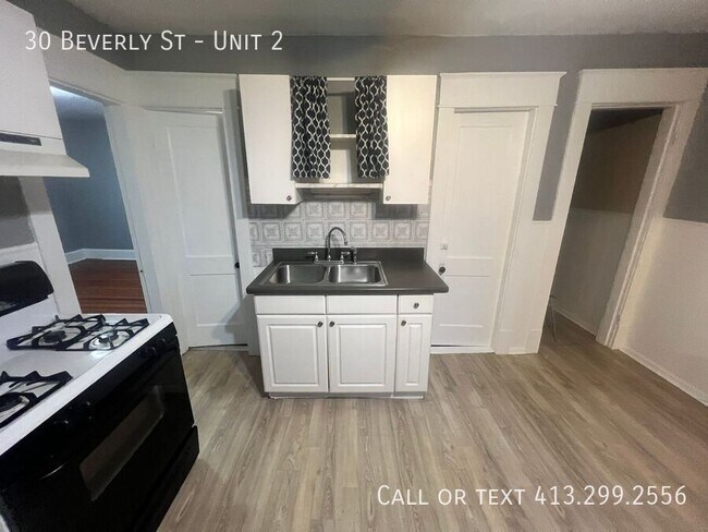 Building Photo - 30 Beverly St