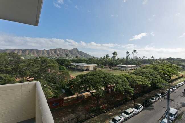 Building Photo - 3 bed, 2 bath, 1 parking in Waikiki with Diamond Head Views