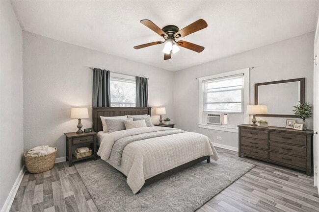 Building Photo - 1021 Maple St