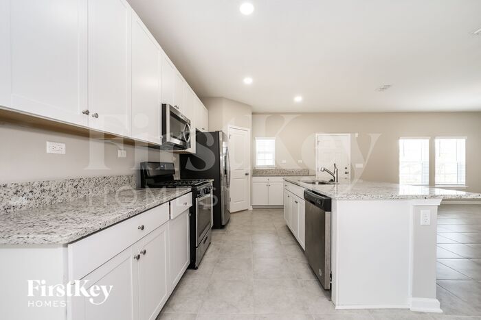 Building Photo - 75302 Plumbago Trce