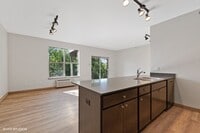 Building Photo - 718 Edgewood Pl