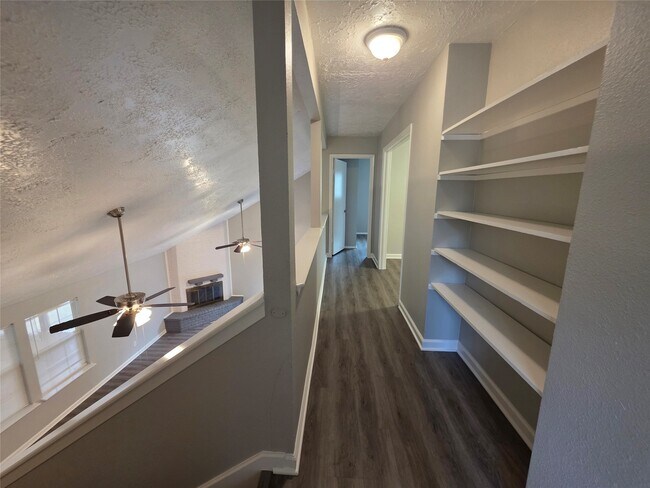 Building Photo - 507 Leicester Ln