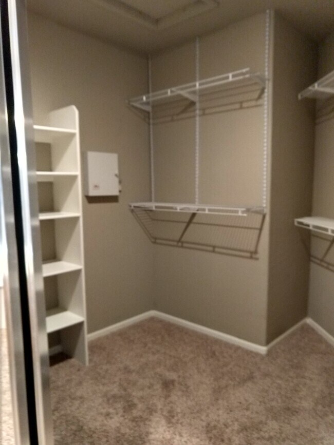 Building Photo - 4123 E Hancock Dr