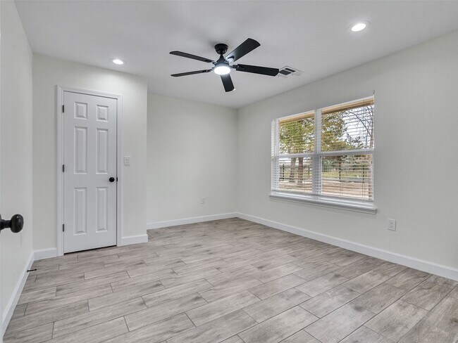 Building Photo - 4835 County Rd 380