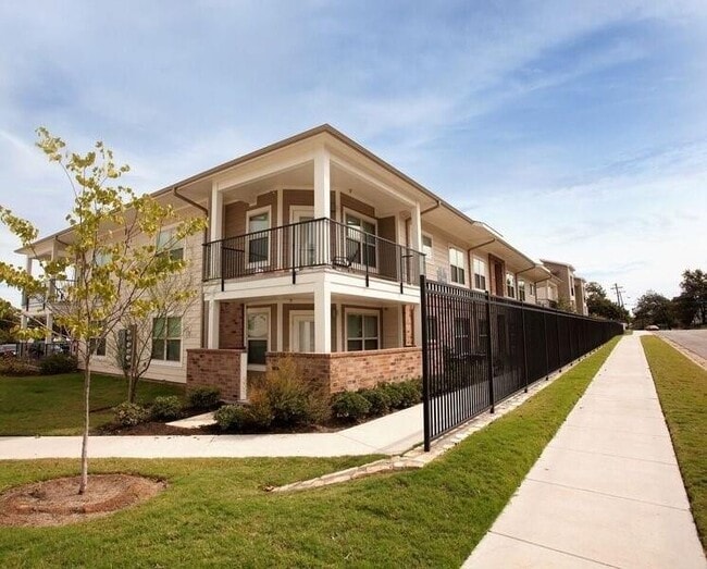 Building Photo - 817 Colcord Ave