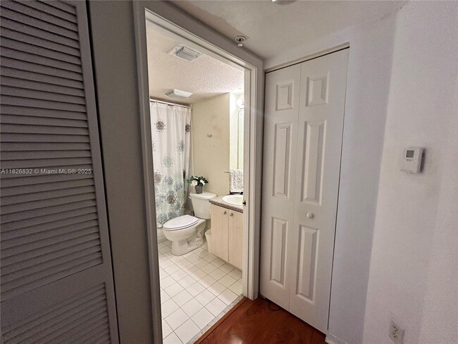 Building Photo - 1801 N Flagler Dr