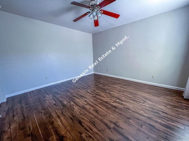 Building Photo - 2bd townhouse in Winterhaven