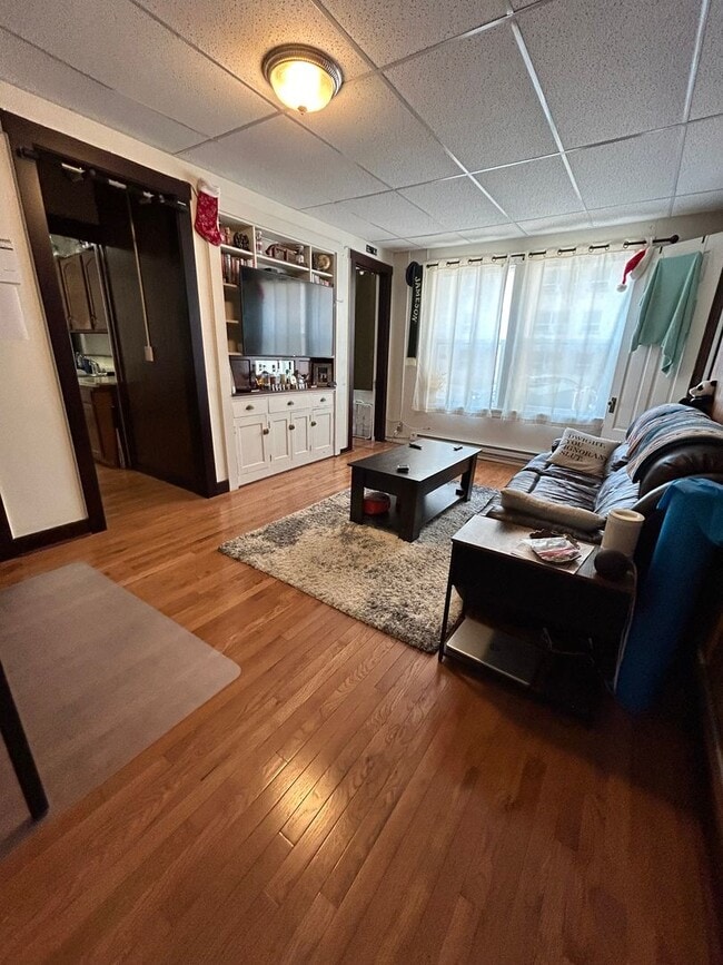 Building Photo - 1 Bedroom 1 Bathroom Apartment