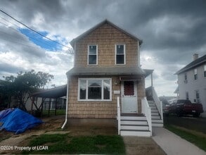 Building Photo - 44 Hazle St