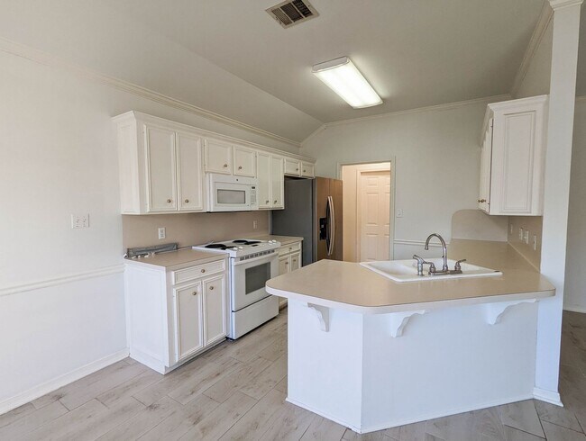 Building Photo - 5308 Lantana Ln