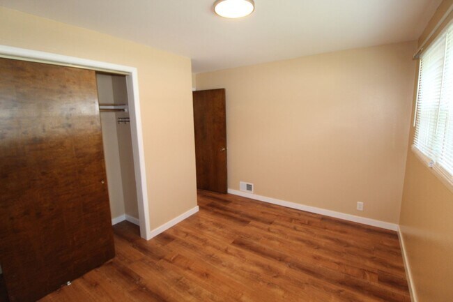 Building Photo - 6112 N Driscoll Blvd
