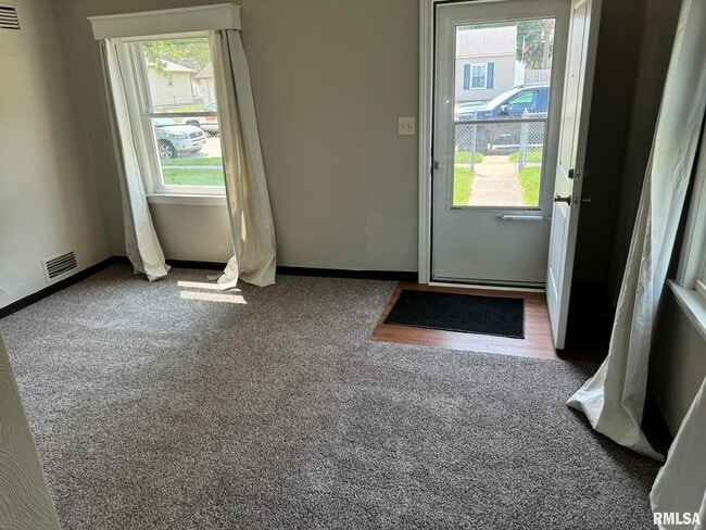 Building Photo - 3638 Johnson Ave