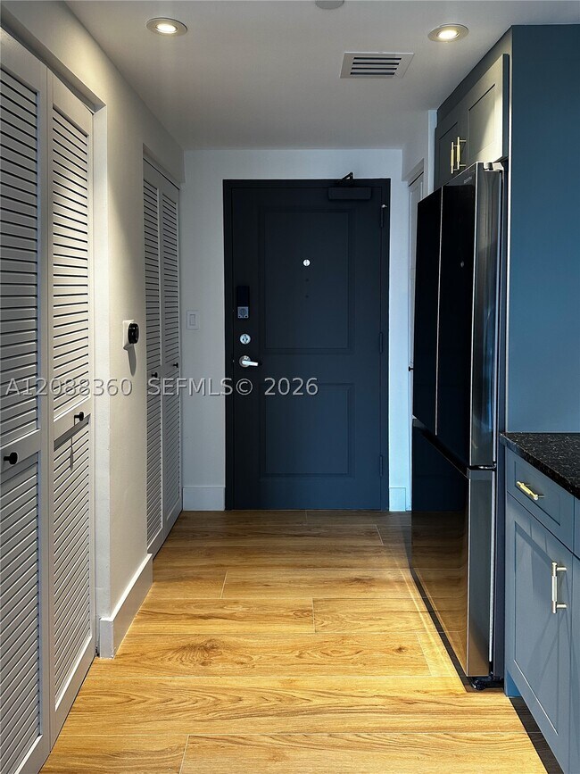 Building Photo - 111 E Flagler St