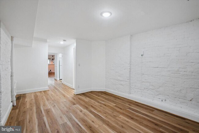 Building Photo - 1361 Maryland Ave NE